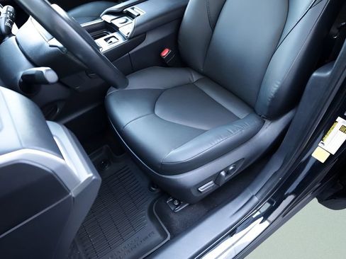 Certified 2024 Toyota Grand Highlander FWD image 20