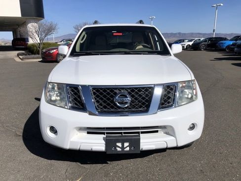 Used 2012 Nissan Pathfinder SV image 3