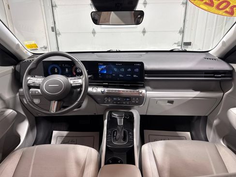 Used 2024 Hyundai Kona SEL AWD/4WD image 16