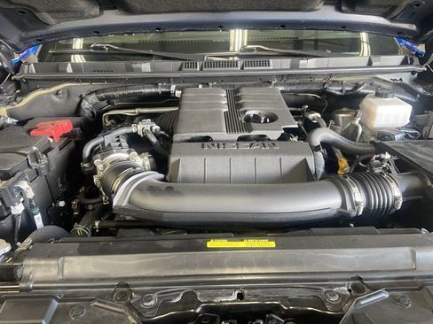 Used 2025 Nissan Frontier PRO-4X w/ Pro Convenience Package image 10