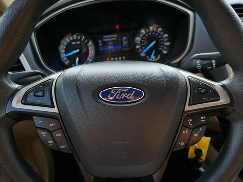 Used 2013 Ford Fusion SE FWD image 25