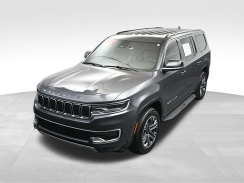 Used 2024 Jeep Wagoneer Series II w/ Flexible Seating Group RWD image 34