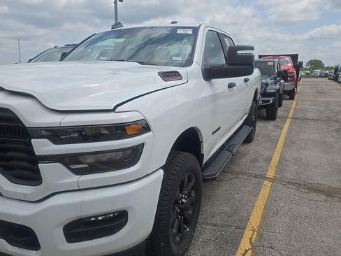 Used 2025 RAM 2500 Big Horn AWD/4WD image 1