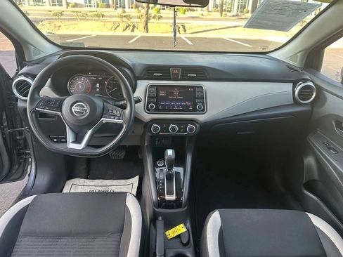 Used 2021 Nissan Versa SV image 15
