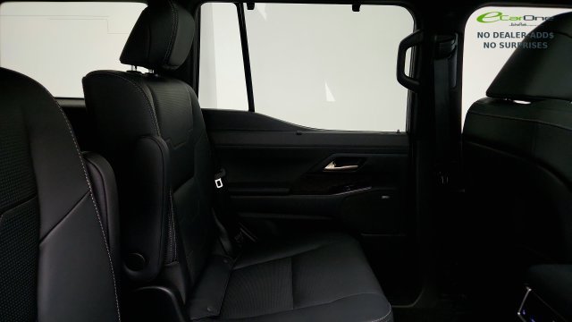 Used 2026 Lexus GX 550 w/ Accessory Package (2T) AWD/4WD image 38