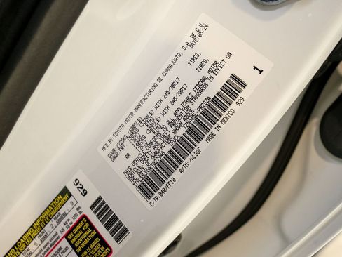 Certified 2024 Toyota Tacoma SR5 AWD/4WD image 20