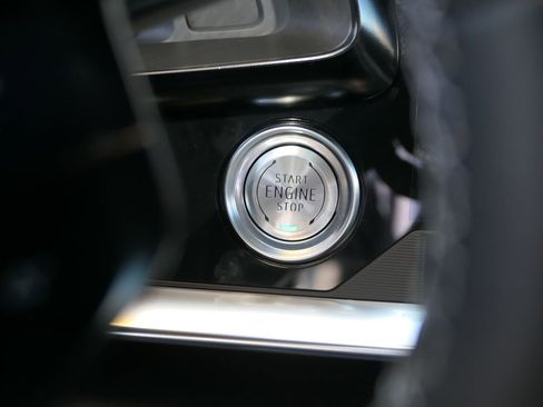 Used 2025 Chevrolet Corvette Stingray Coupe w/ 1LT image 16