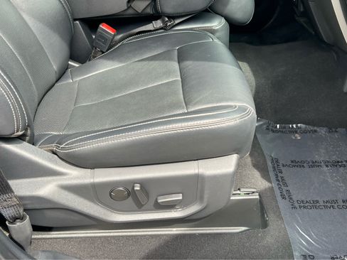 Certified 2022 Ford F350 Lariat w/ Black Appearance Package AWD/4WD image 18