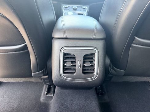 Used 2017 Chrysler 200 Limited Platinum w/ Comfort & Convenience Group FWD image 41