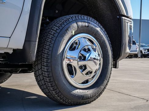 New 2026 GMC Sierra 3500 SLE w/ SLE Convenience Package image 9