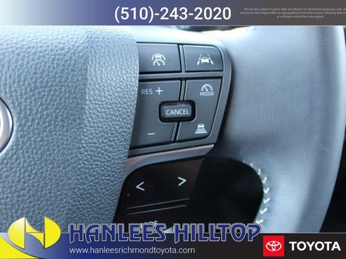 Used 2025 Toyota Camry SE FWD image 28