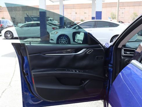 Used 2016 Maserati Ghibli RWD image 9