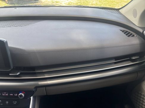 Used 2026 Kia Carnival FWD image 38