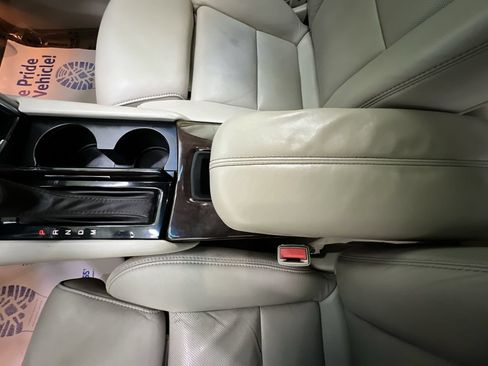 Used 2015 Cadillac XTS Premium FWD image 25