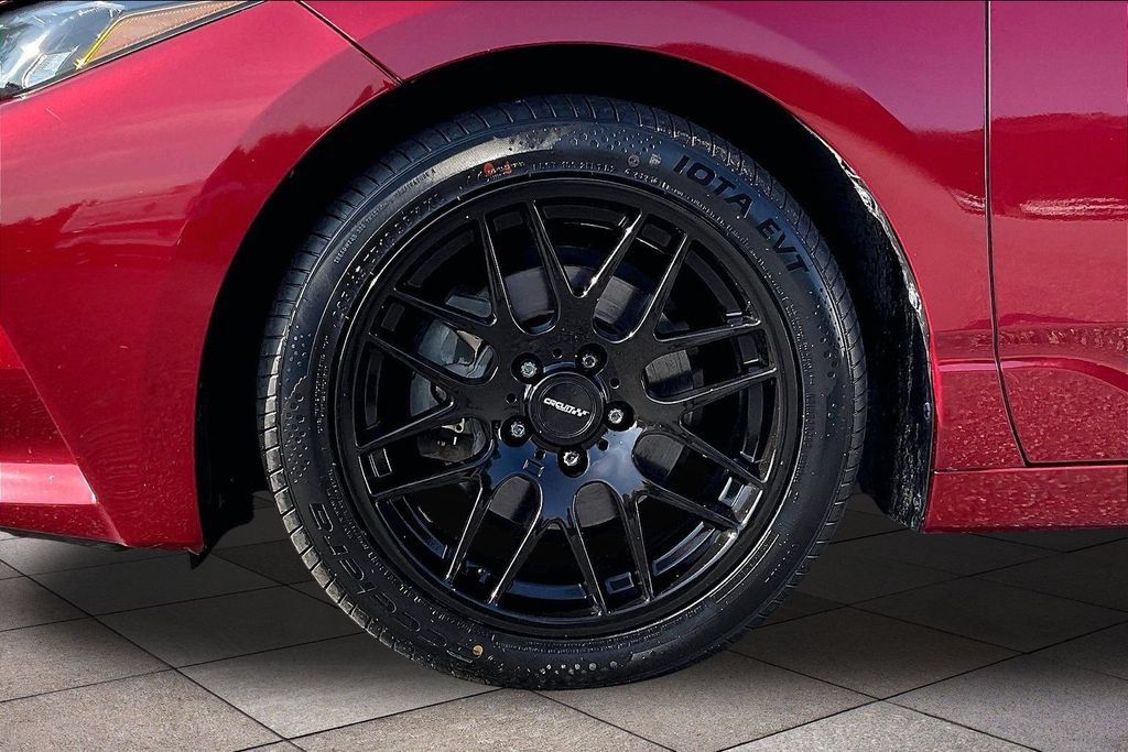 Used 2019 Toyota Avalon XSE FWD image 9
