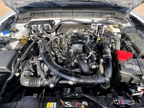 Used 2024 Ford Bronco Badlands image 9