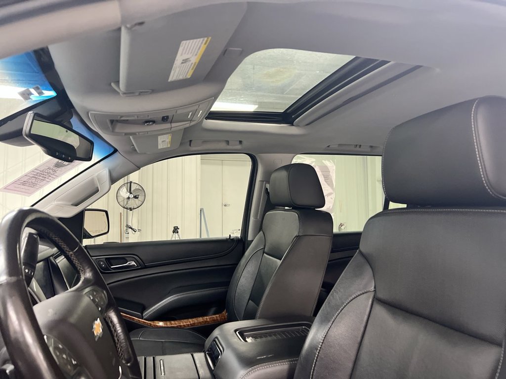 Used 2018 Chevrolet Suburban Premier w/ RST Edition AWD/4WD image 20