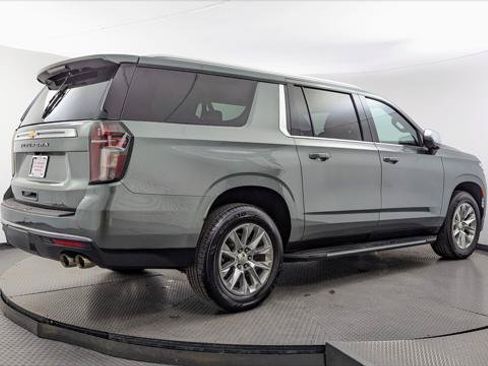 Used 2023 Chevrolet Suburban Premier RWD image 8