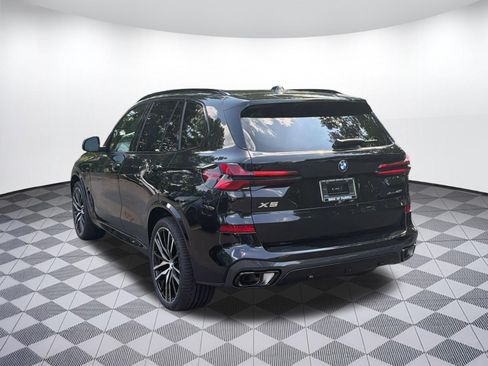 New 2026 BMW X5 xDrive40i w/ M Sport Package AWD/4WD image 3
