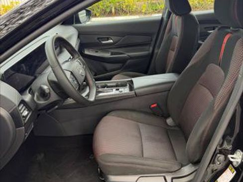 Used 2026 Nissan Sentra SR w/ Floor Mat Package FWD image 13