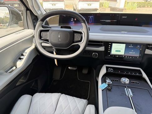 New 2026 Lincoln Navigator L Black Label image 25