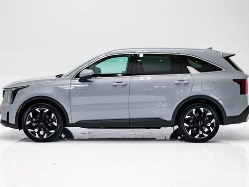 Used 2025 Kia Sorento SX FWD image 29