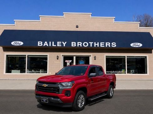 Used 2024 Chevrolet Colorado LT w/ LT Convenience Package RWD image 1