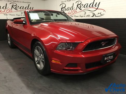 Used 2013 Ford Mustang Premium RWD image 3