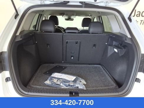 New 2025 Volkswagen Taos SE image 21