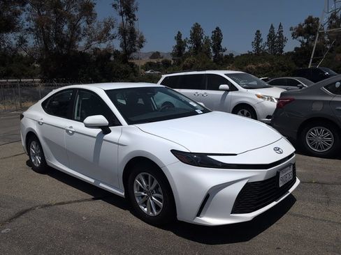 Certified 2025 Toyota Camry LE FWD image 1