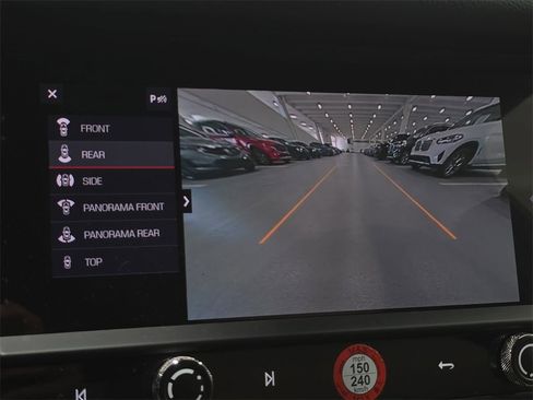 Used 2022 Porsche Macan image 22