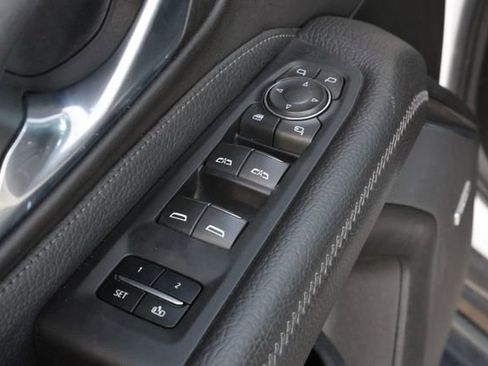 Used 2023 GMC Yukon Denali image 24