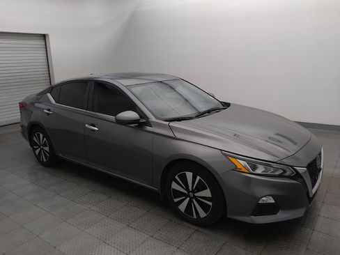 Used 2021 Nissan Altima 2.5 SV w/ SV Premium Package FWD image 11