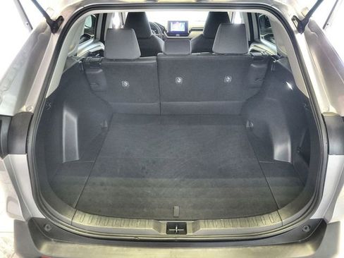 Used 2025 Toyota RAV4 XLE FWD image 23