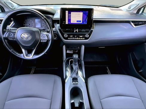 Certified 2023 Toyota Corolla Cross LE w/ Moonroof Package AWD/4WD image 17