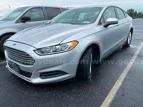 Used 2016 Ford Fusion S FWD image 3