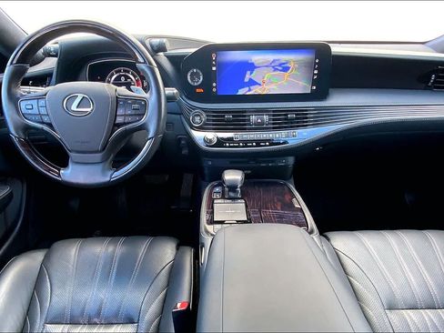 Used 2022 Lexus LS 500 w/ Luxury Package RWD image 10