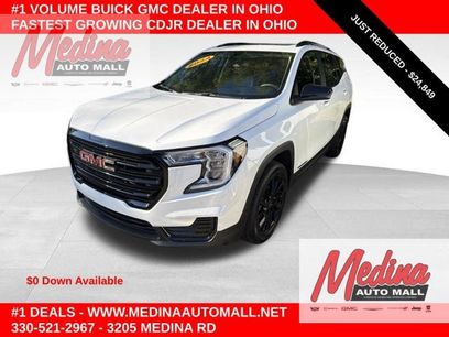 Used 2024 GMC Terrain SLE w/ Driver Convenience Package