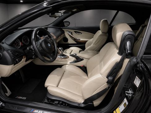 Used 2007 BMW M6 Convertible RWD image 8