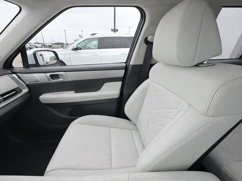 Used 2025 Hyundai Santa Fe SEL FWD image 10