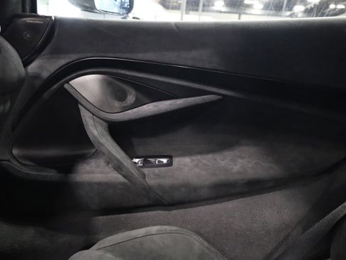 Used 2025 McLaren 750S image 33
