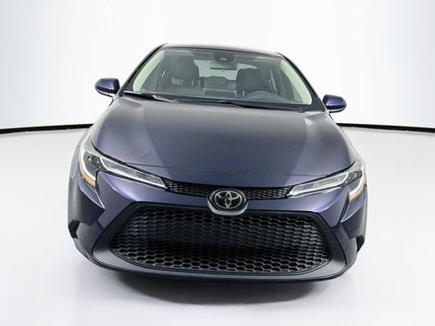 Used 2021 Toyota Corolla LE FWD image 2