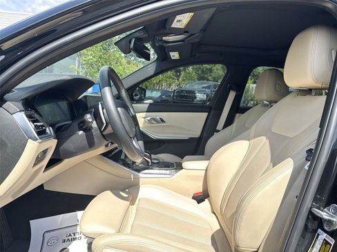 Used 2022 BMW 330i Sedan w/ Premium Package 2 RWD image 10