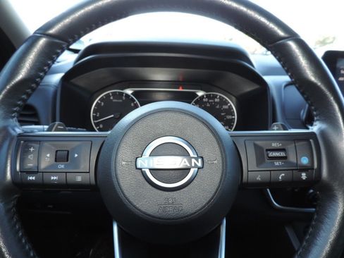 Used 2024 Nissan Rogue SV w/ SV Premium Package FWD image 28