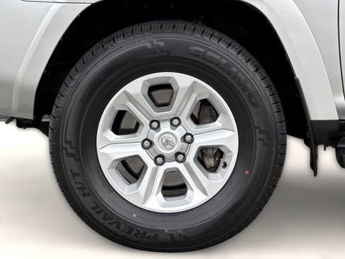 Certified 2024 Toyota 4Runner SR5 Premium image 10