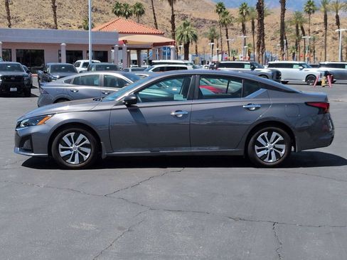 Used 2025 Nissan Altima 2.5 S FWD image 3