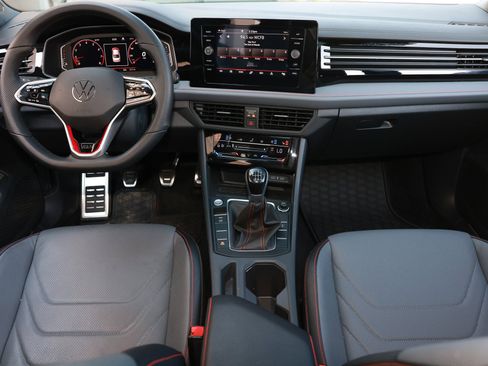 Used 2025 Volkswagen Jetta GLI Autobahn image 2