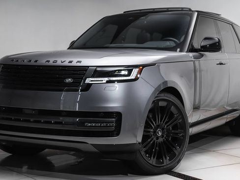 Used 2025 Land Rover Range Rover SE AWD/4WD image 18