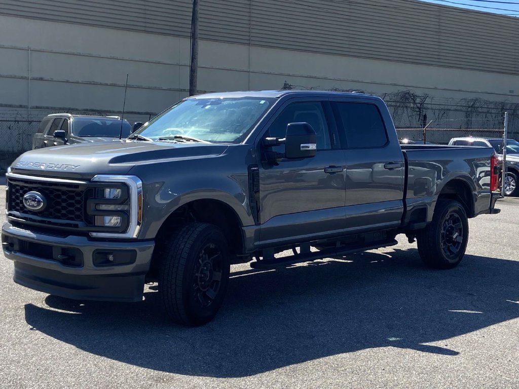 Used 2024 Ford F250 Lariat w/ Sport Appearance Package AWD/4WD image 5