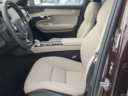 New 2026 Volvo XC90 B5 Core image 15